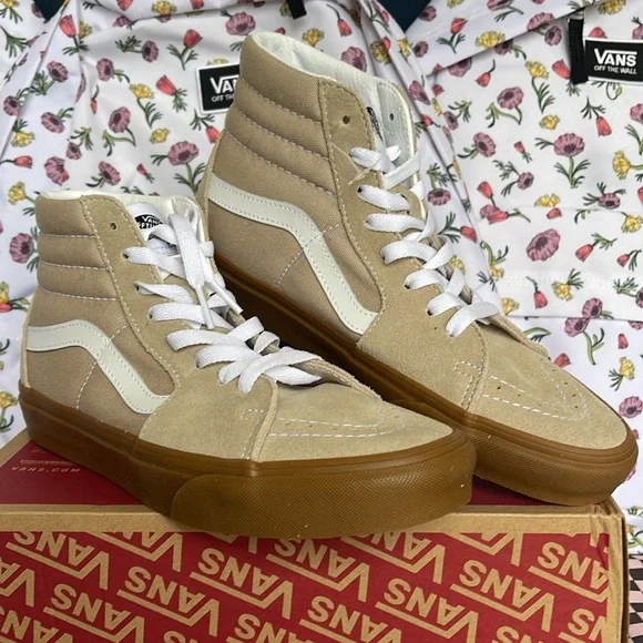 Vans WMNS Sk8-Hi
Humus/Gum
VN0A38GEVS8
Sneakers - Picture 5 of 16